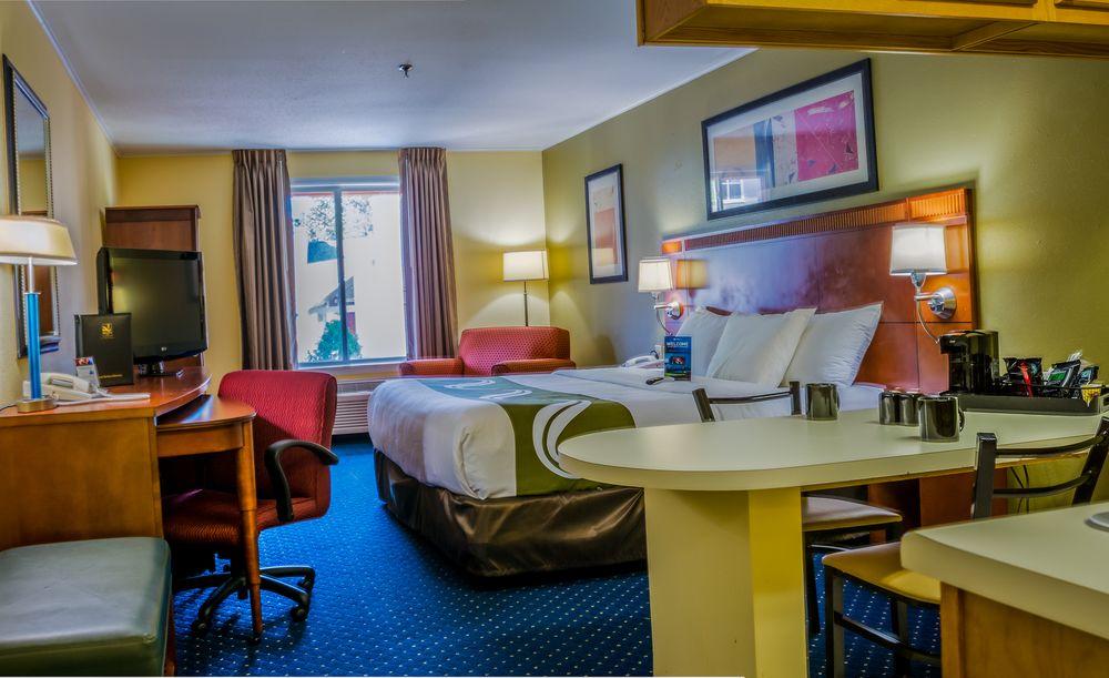 Quality Inn Merrimack - Nashua Exterior photo