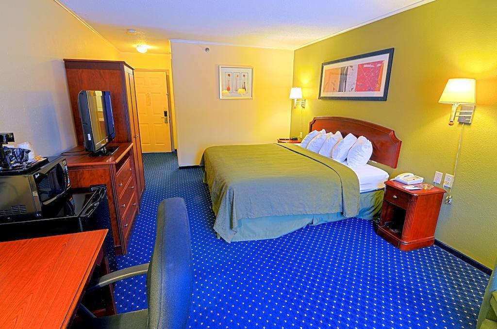 Quality Inn Merrimack - Nashua Exterior photo