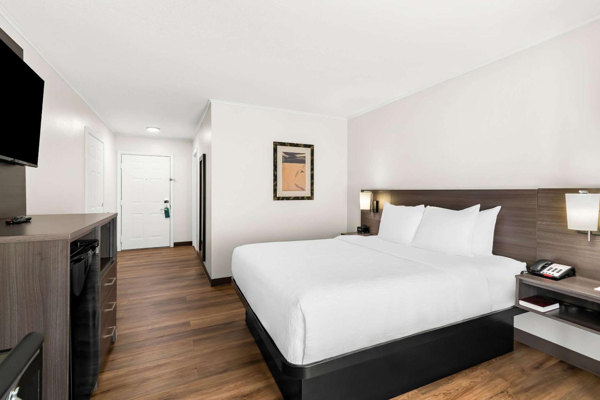 Quality Inn Merrimack - Nashua Exterior photo
