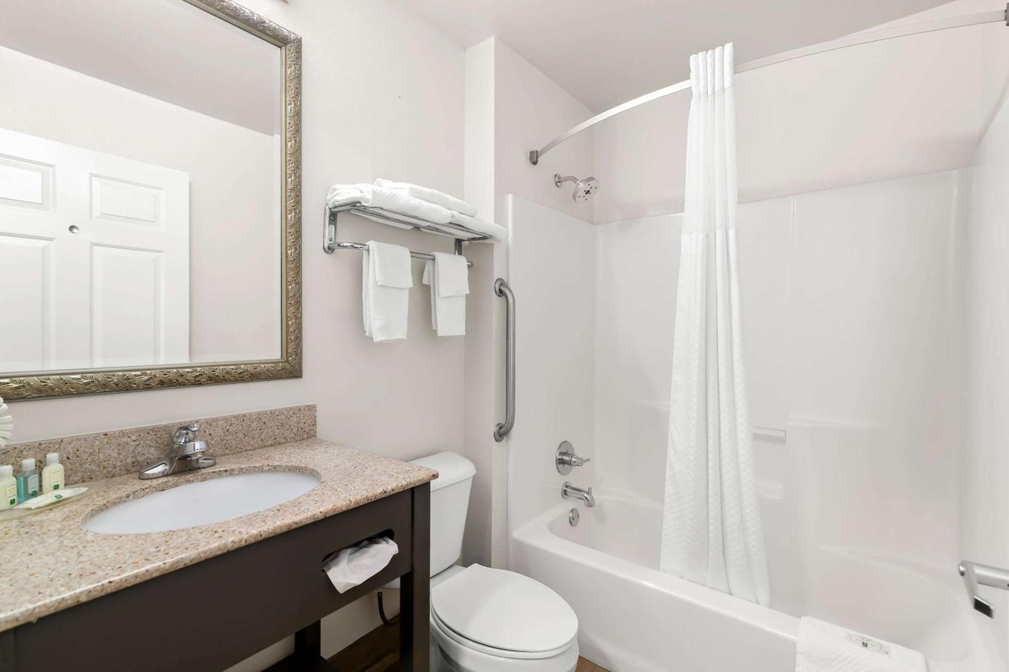 Quality Inn Merrimack - Nashua Exterior photo
