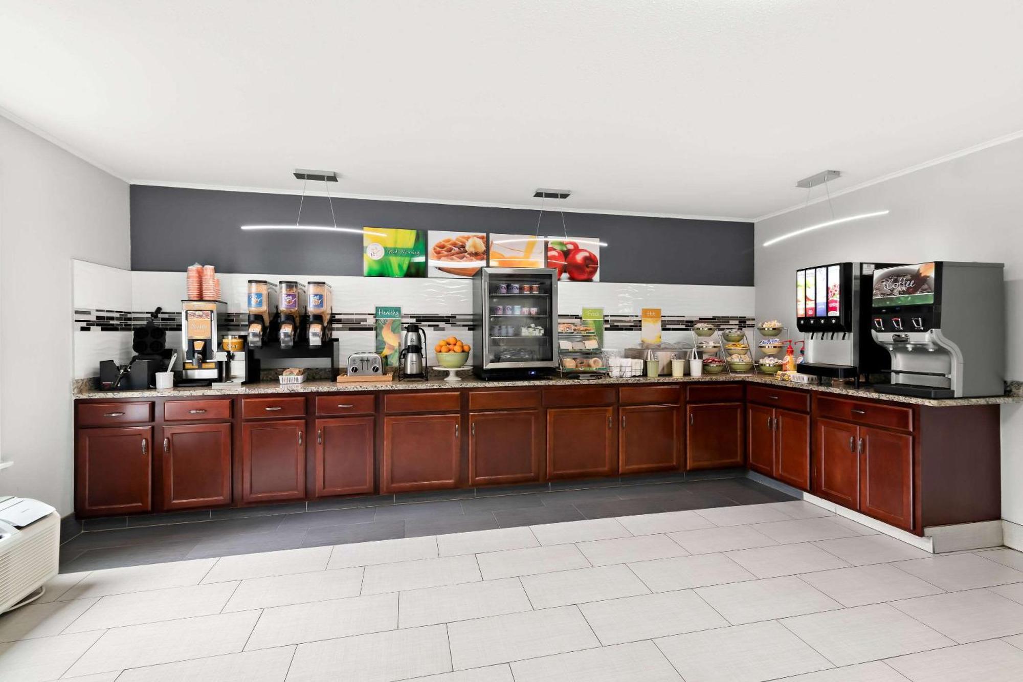 Quality Inn Merrimack - Nashua Exterior photo