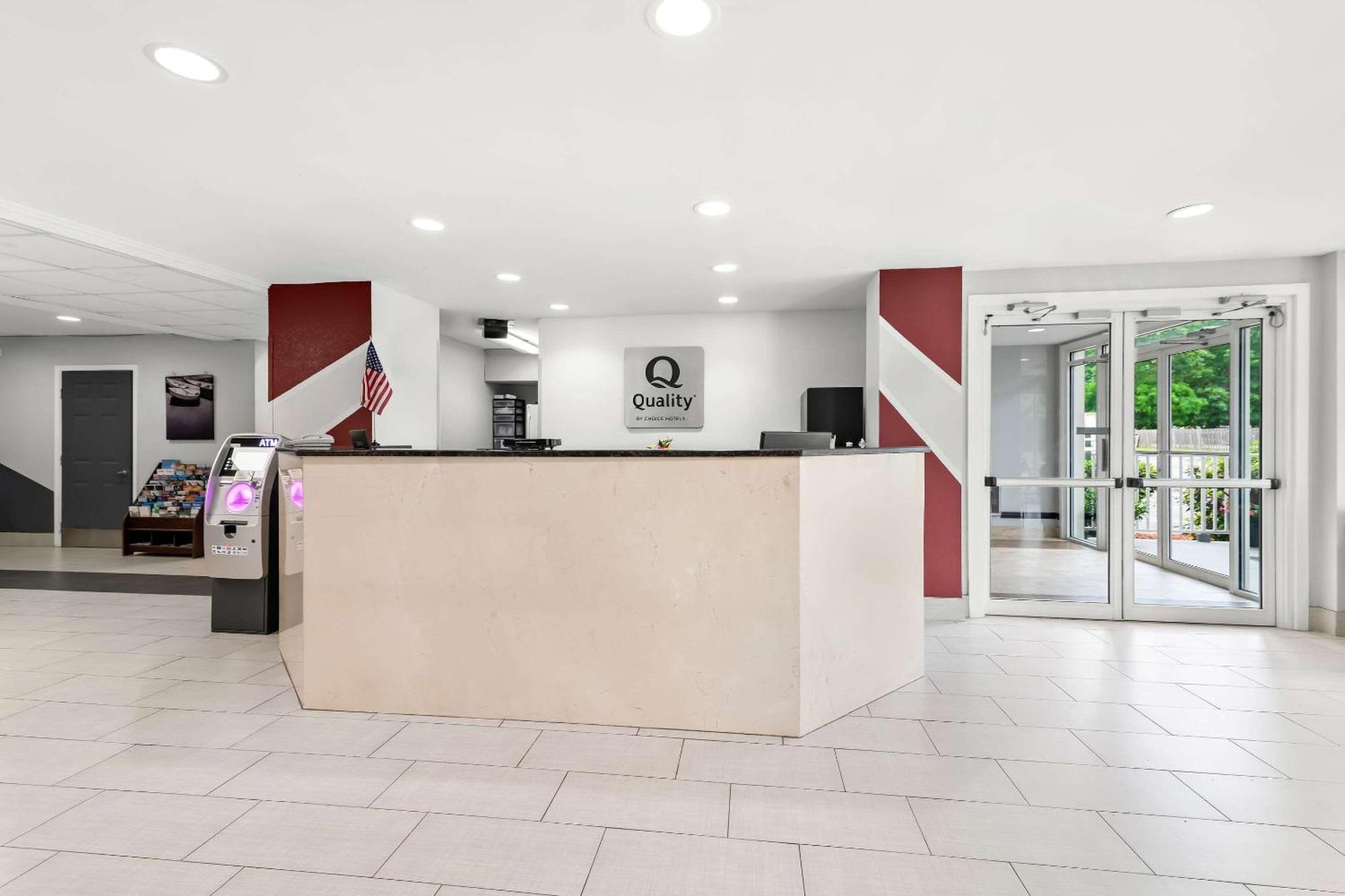 Quality Inn Merrimack - Nashua Exterior photo